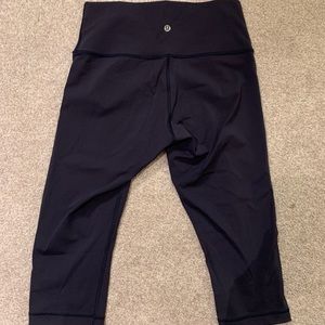Blue lululemon cropped wunder under